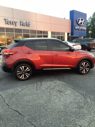 2020 Nissan Kicks SR