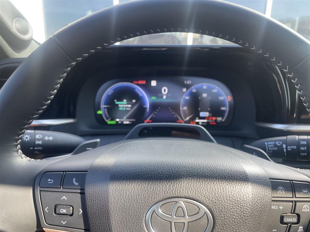 2025 Toyota Crown Signia Limited