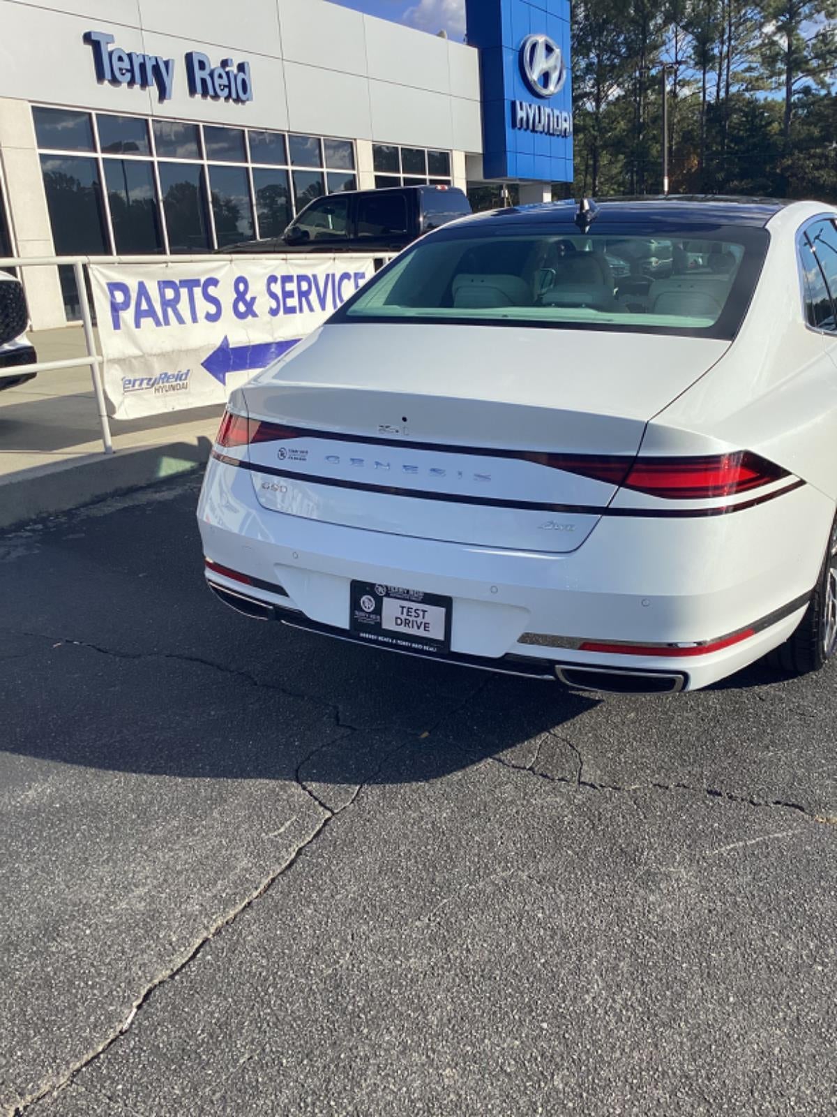 2026 Genesis G90 e-SC