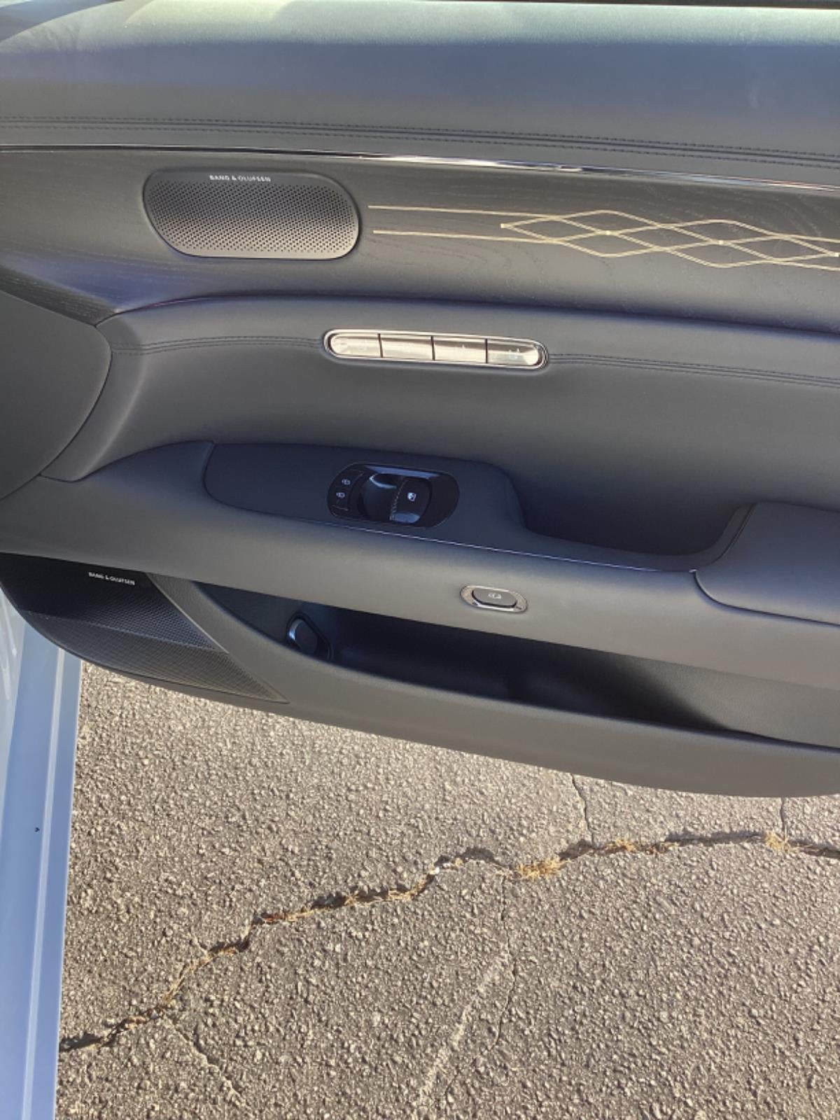 2026 Genesis G90 e-SC Prestige Black