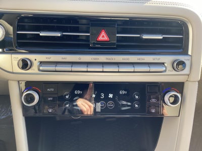 2026 Genesis G70 2.5T Prestige